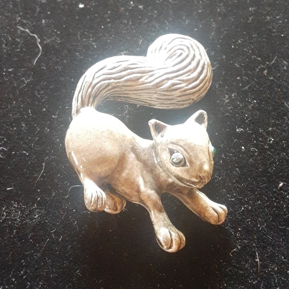 Vintage (Gerrys) Squirrel Pin.